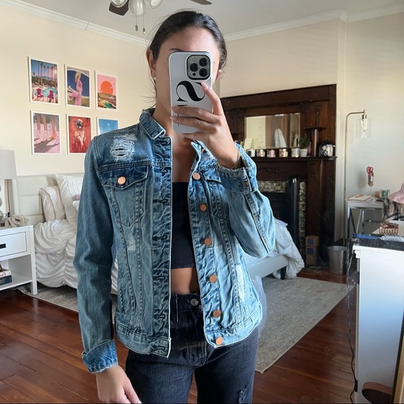 Blank NYC distressed Denim Jacket - Picture 3 of 8